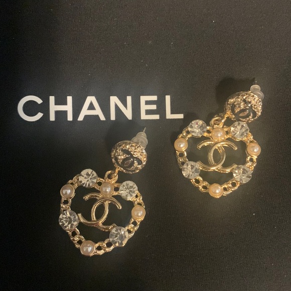 CHANEL Accessories - Gorgeous Earrings